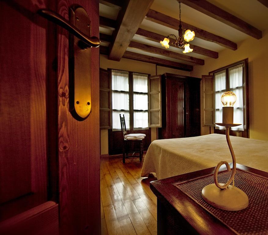 La Indiana Guest House Poo  ภายนอก รูปภาพ